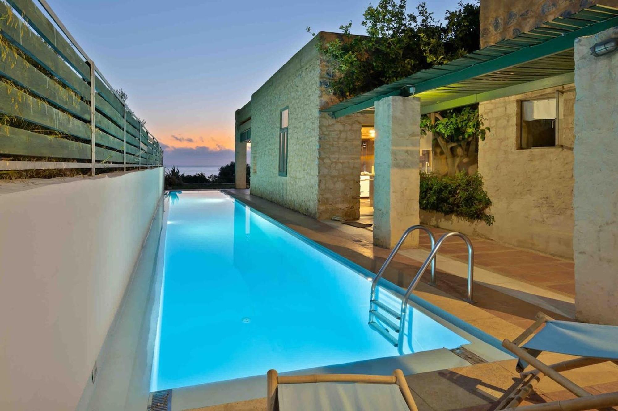 Вилла Mediterranea, With Heated Pool
